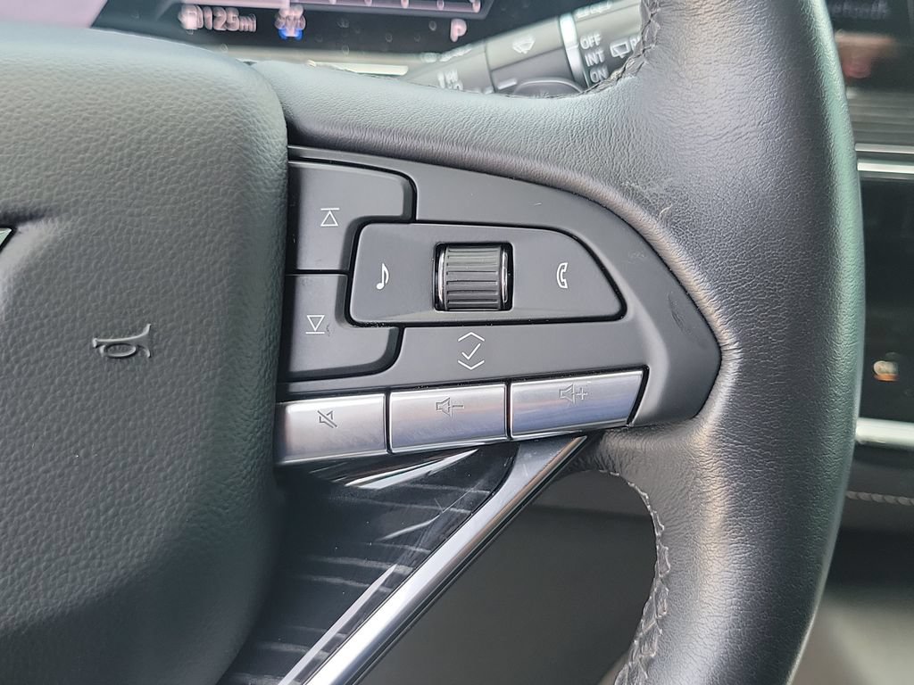 Used 2024 Cadillac Escalade Sport AWD/4WD image 16