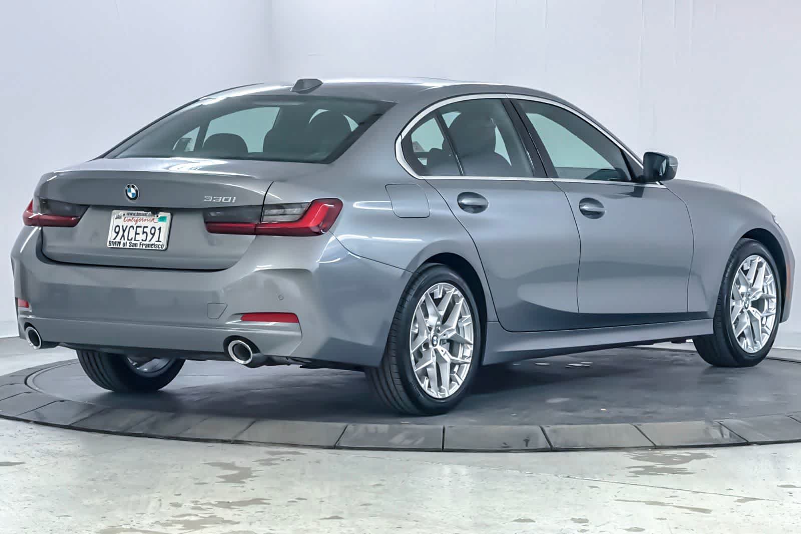 Used 2026 BMW 330i Sedan w/ Convenience Package RWD image 2