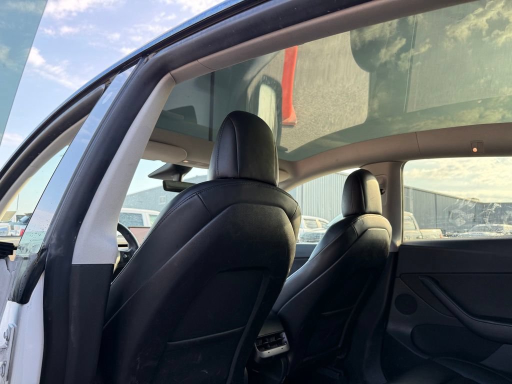 Used 2021 Tesla Model Y Long Range AWD/4WD image 8