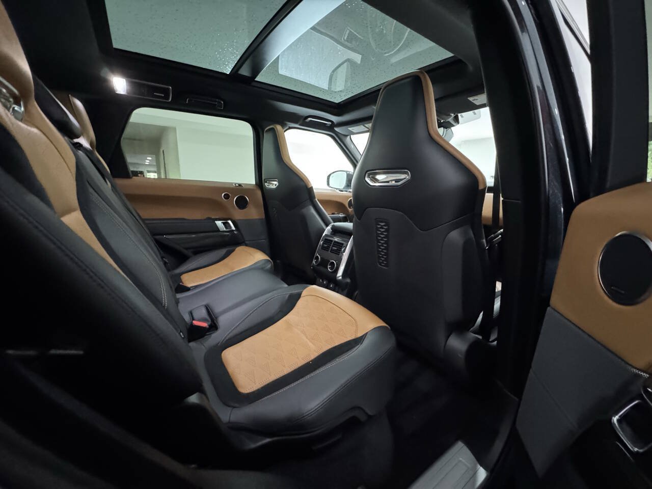 Used 2020 Land Rover Range Rover Sport SVR AWD/4WD image 19
