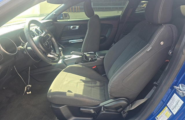 Used 2018 Ford Mustang Coupe RWD image 9