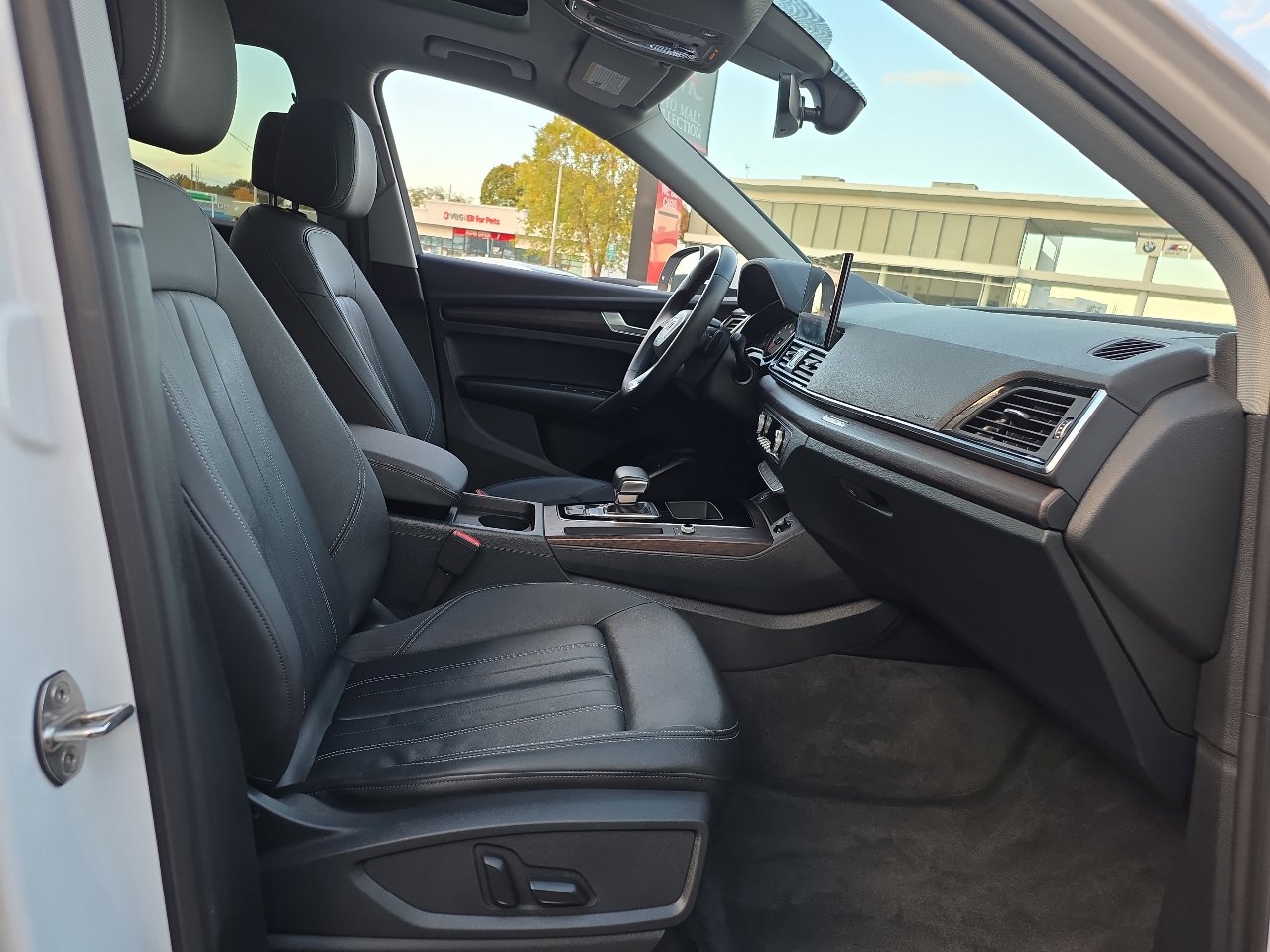 Used 2023 Audi Q5 2.0T Premium w/ Convenience Package image 41