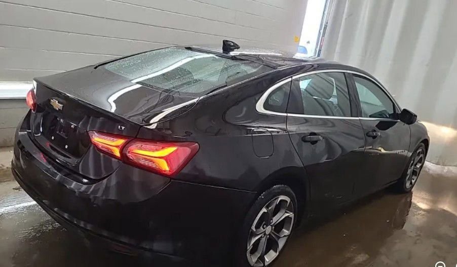 Used 2022 Chevrolet Malibu LT image 3