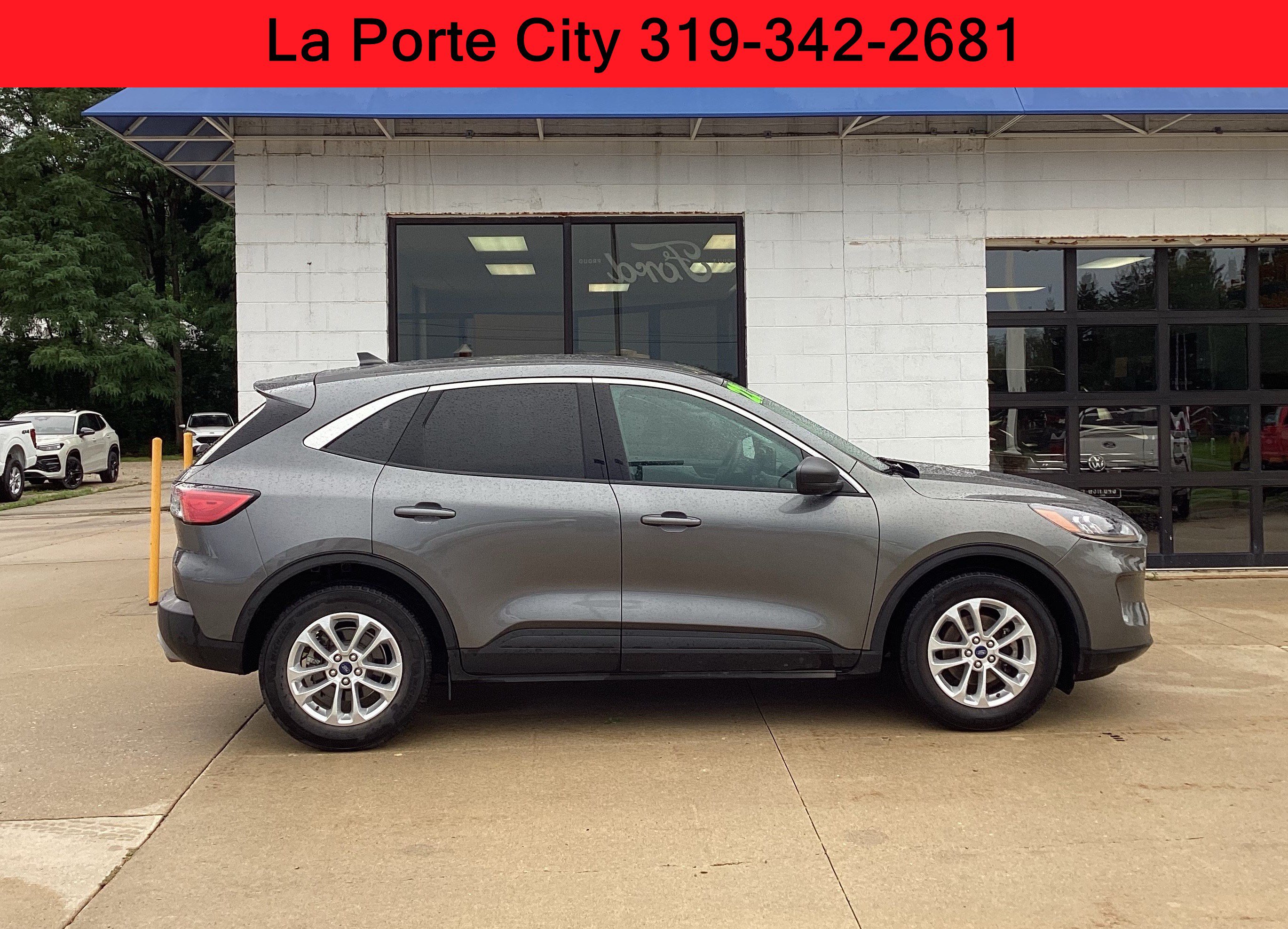 Used 2022 Ford Escape SE FWD image 2