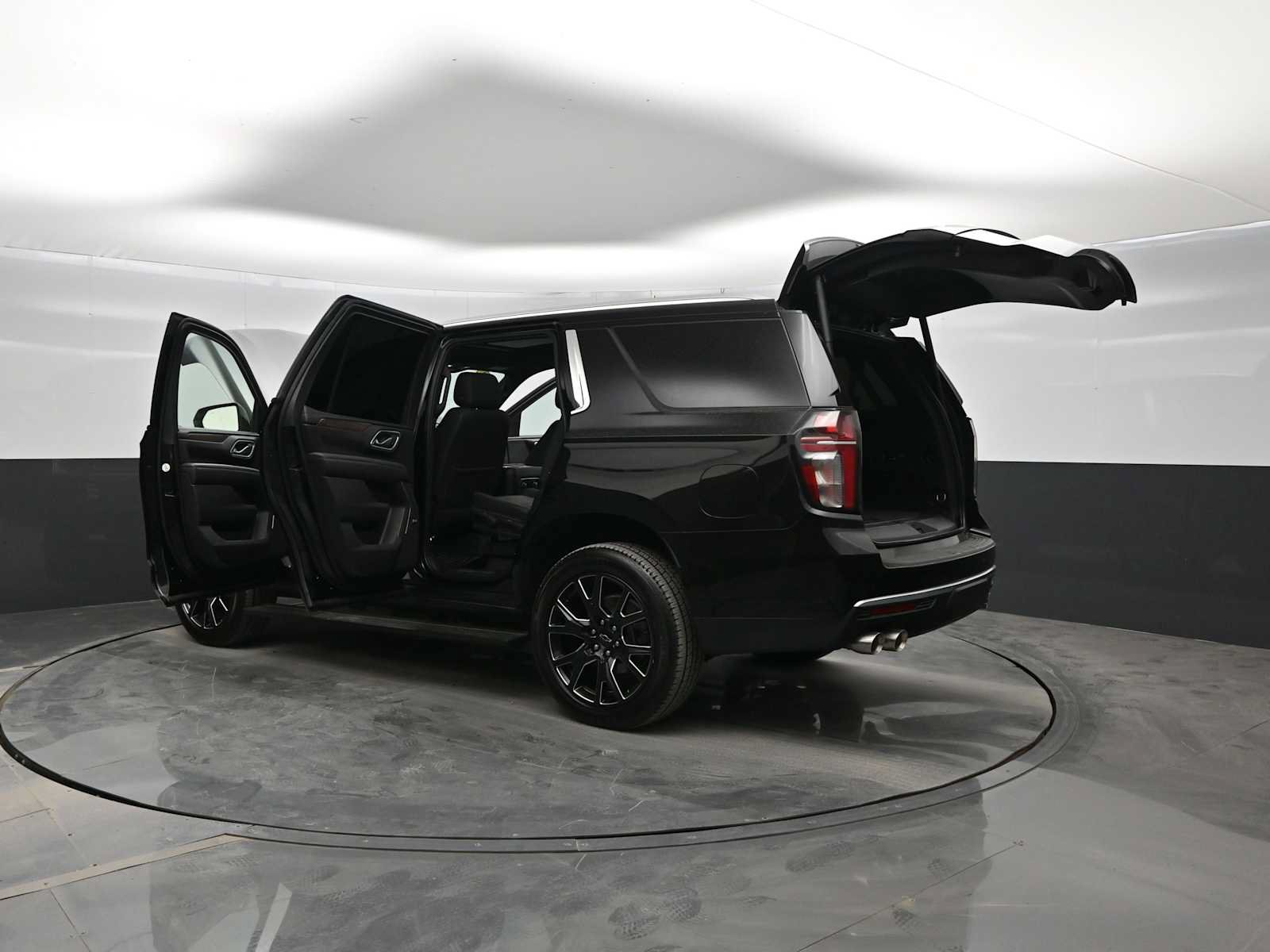 Used 2023 Chevrolet Tahoe High Country AWD/4WD image 42