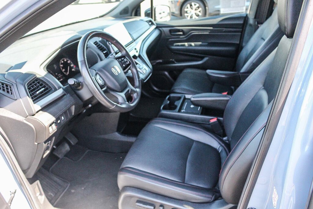 Used 2025 Honda Odyssey Sport-L image 11
