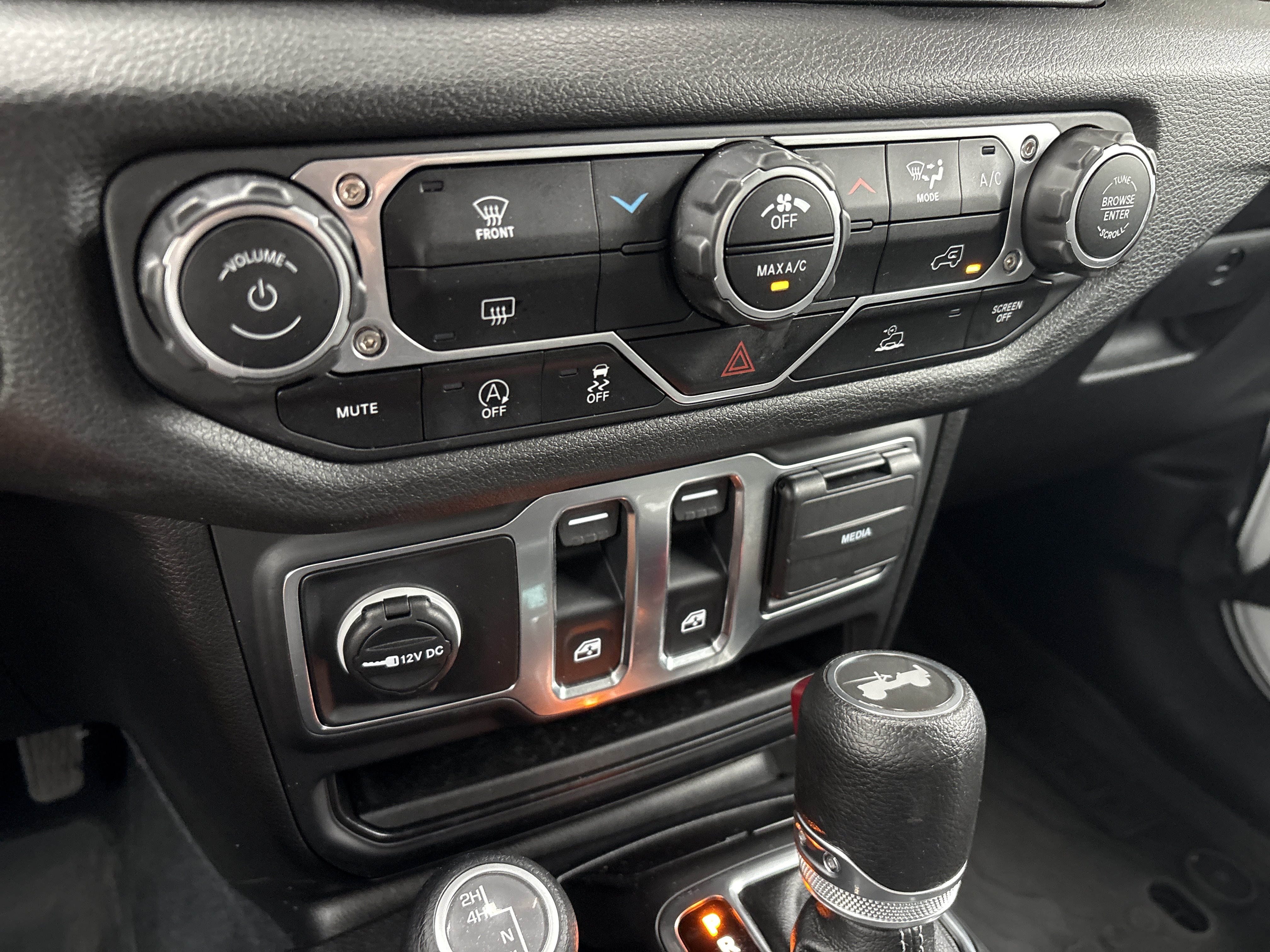 Used 2024 Jeep Wrangler Sport AWD/4WD image 28