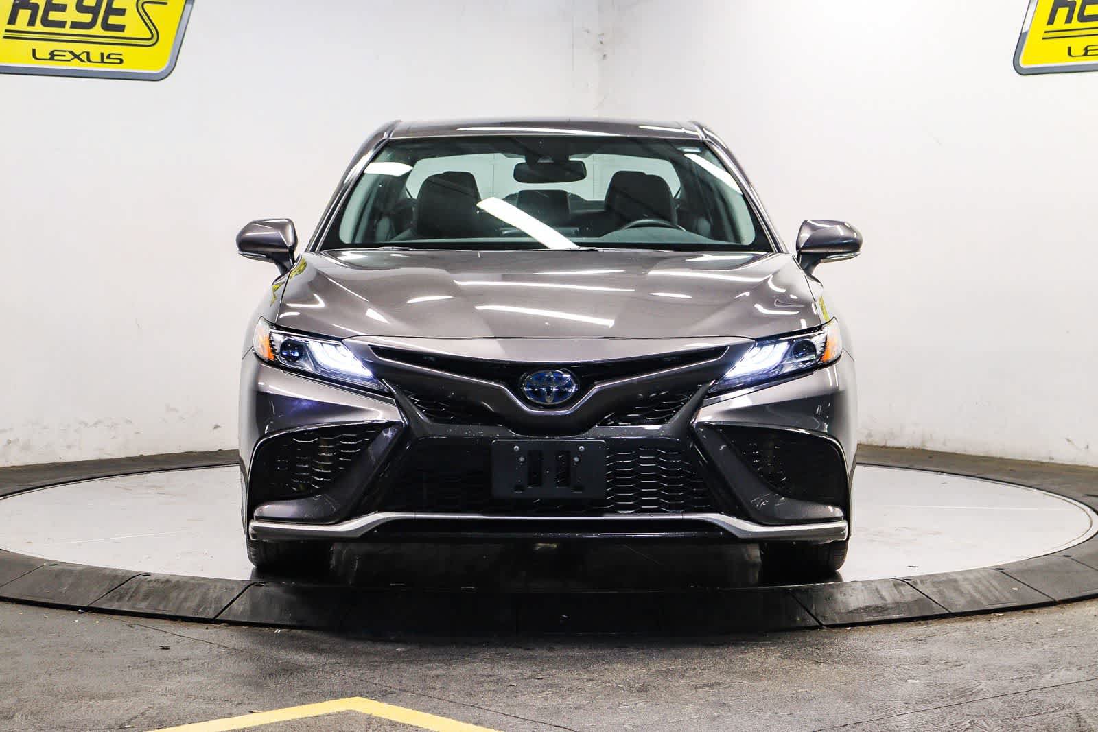 Used 2023 Toyota Camry XSE FWD image 6