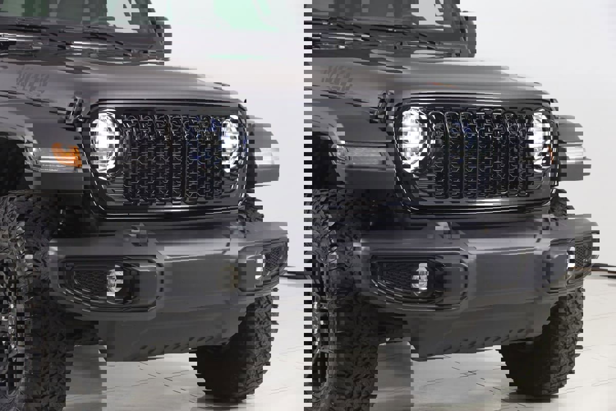 Used 2024 Jeep Wrangler Willys image 36