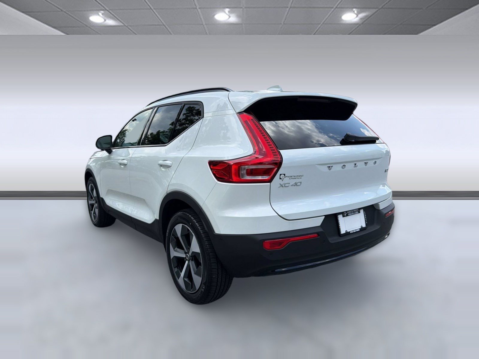 New 2026 Volvo XC40 B5 Plus w/ Climate Package AWD/4WD image 3