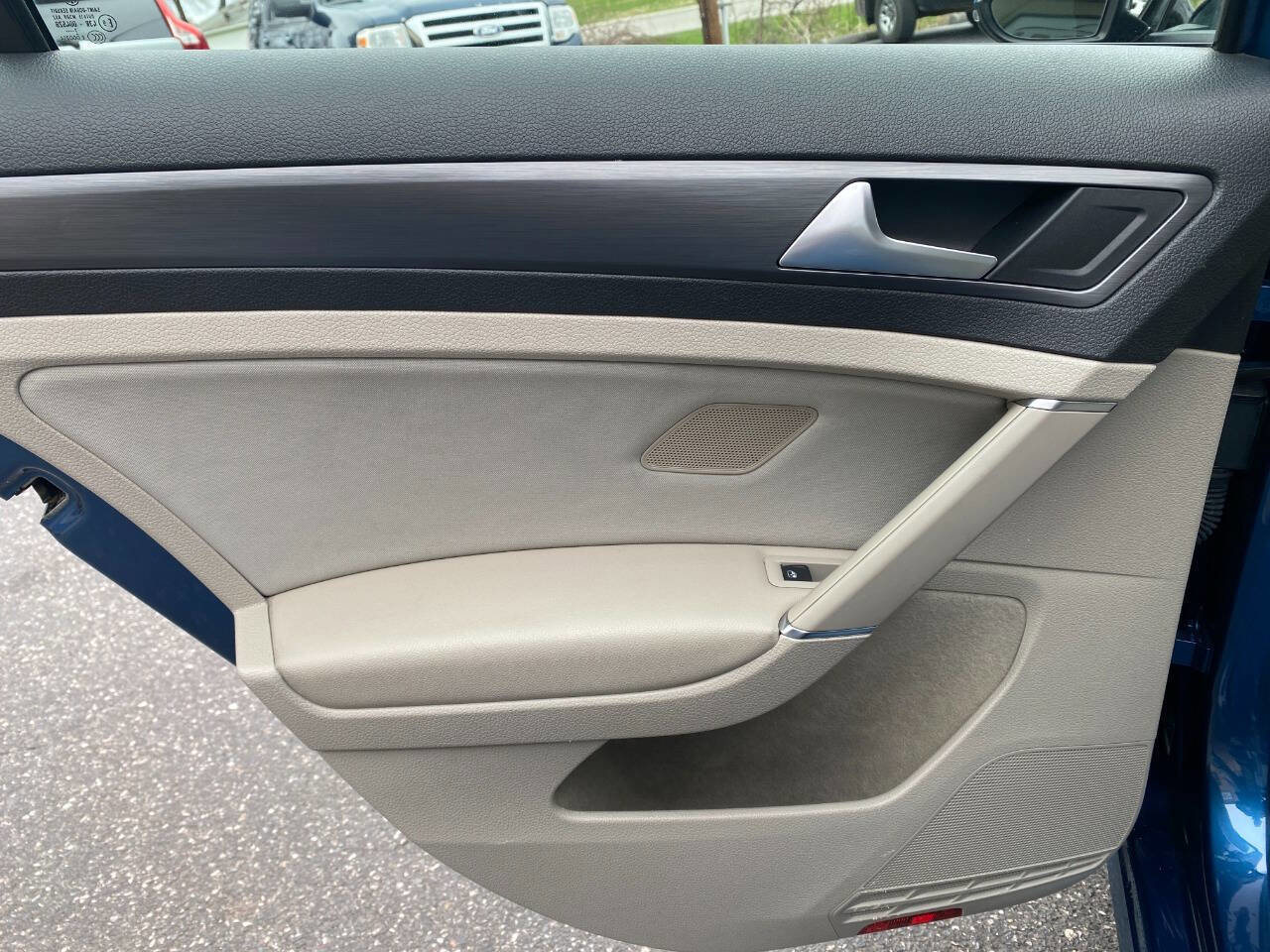 Used 2018 Volkswagen Golf S image 22