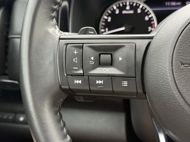 Used 2024 Nissan Pathfinder SV image 11