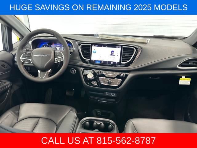 New 2025 Chrysler Pacifica Select image 14