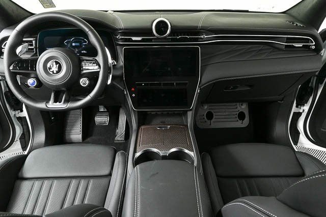 New 2025 Maserati Grecale Folgore image 19