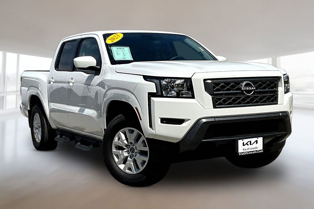 Used 2023 Nissan Frontier SV w/ Tow Package AWD/4WD image 3