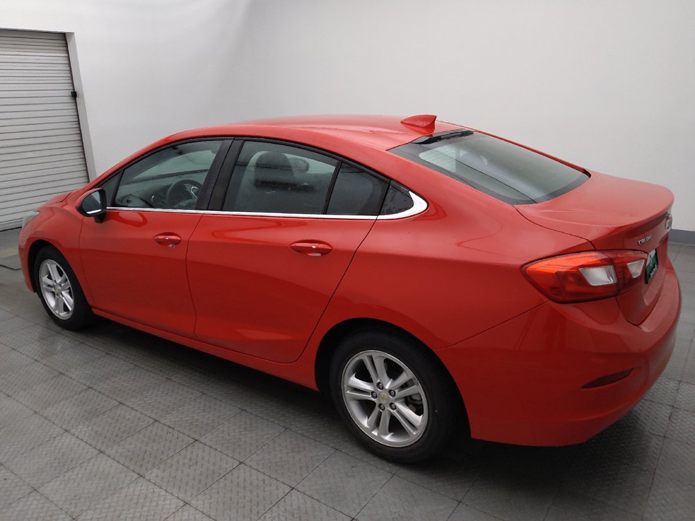Used 2017 Chevrolet Cruze LT w/ Convenience Package FWD image 3