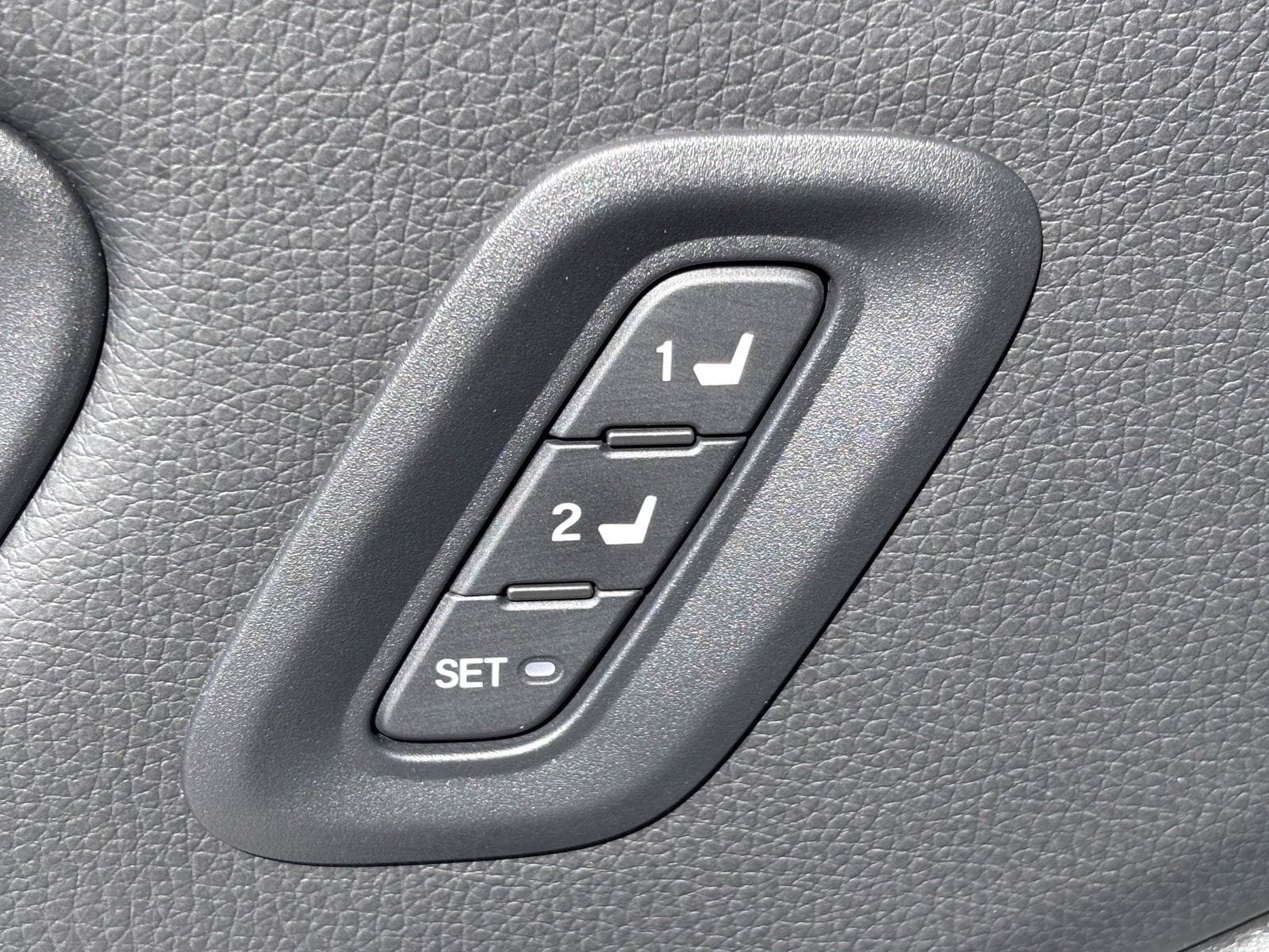 Certified 2025 Honda Pilot Touring image 21