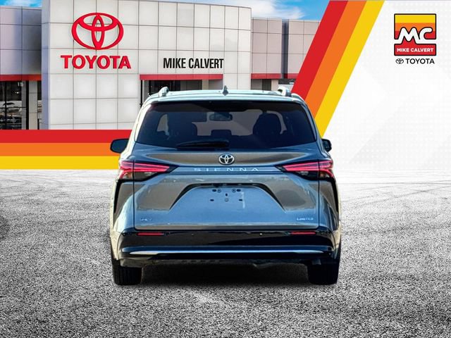 Used 2026 Toyota Sienna Limited FWD image 4