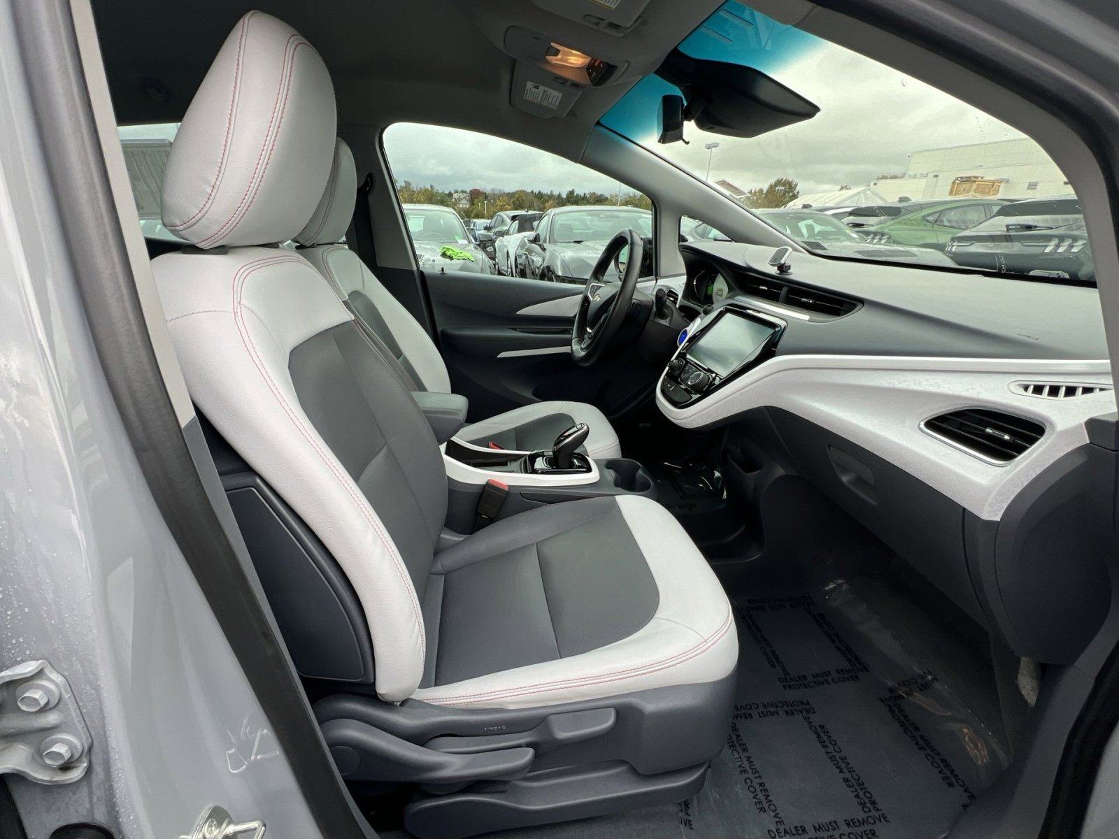 Used 2019 Chevrolet Bolt Premier w/ Infotainment Package image 26