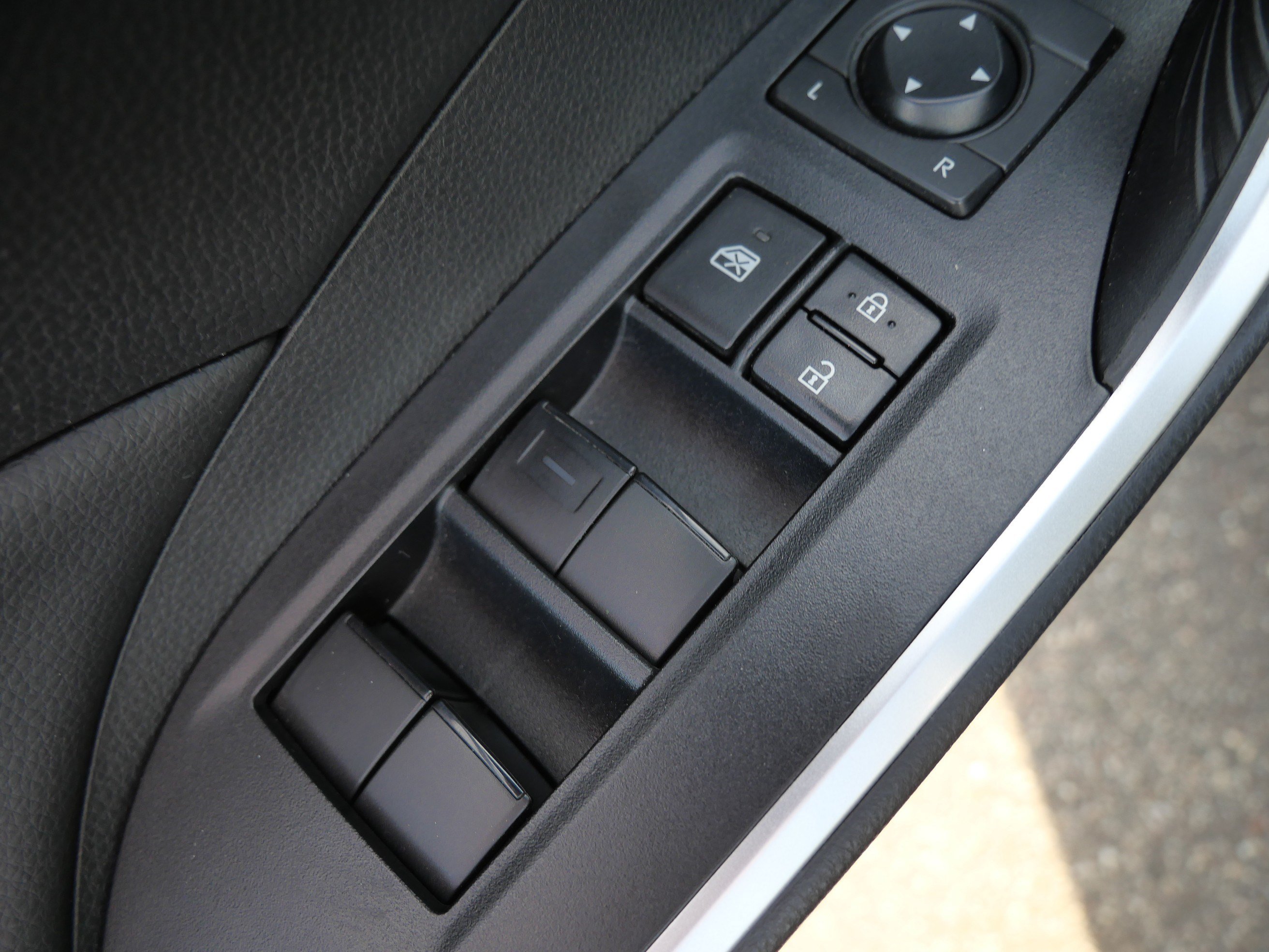 Certified 2022 Toyota RAV4 LE AWD/4WD image 20