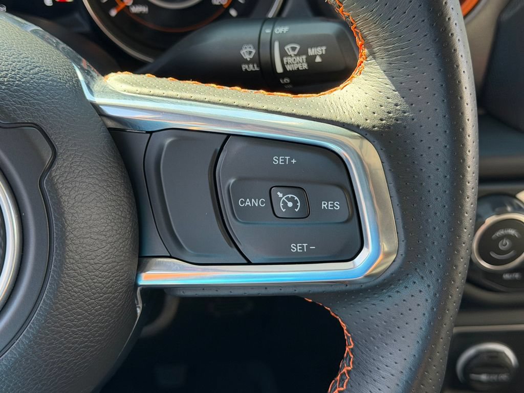 Used 2023 Jeep Gladiator Mojave AWD/4WD image 14
