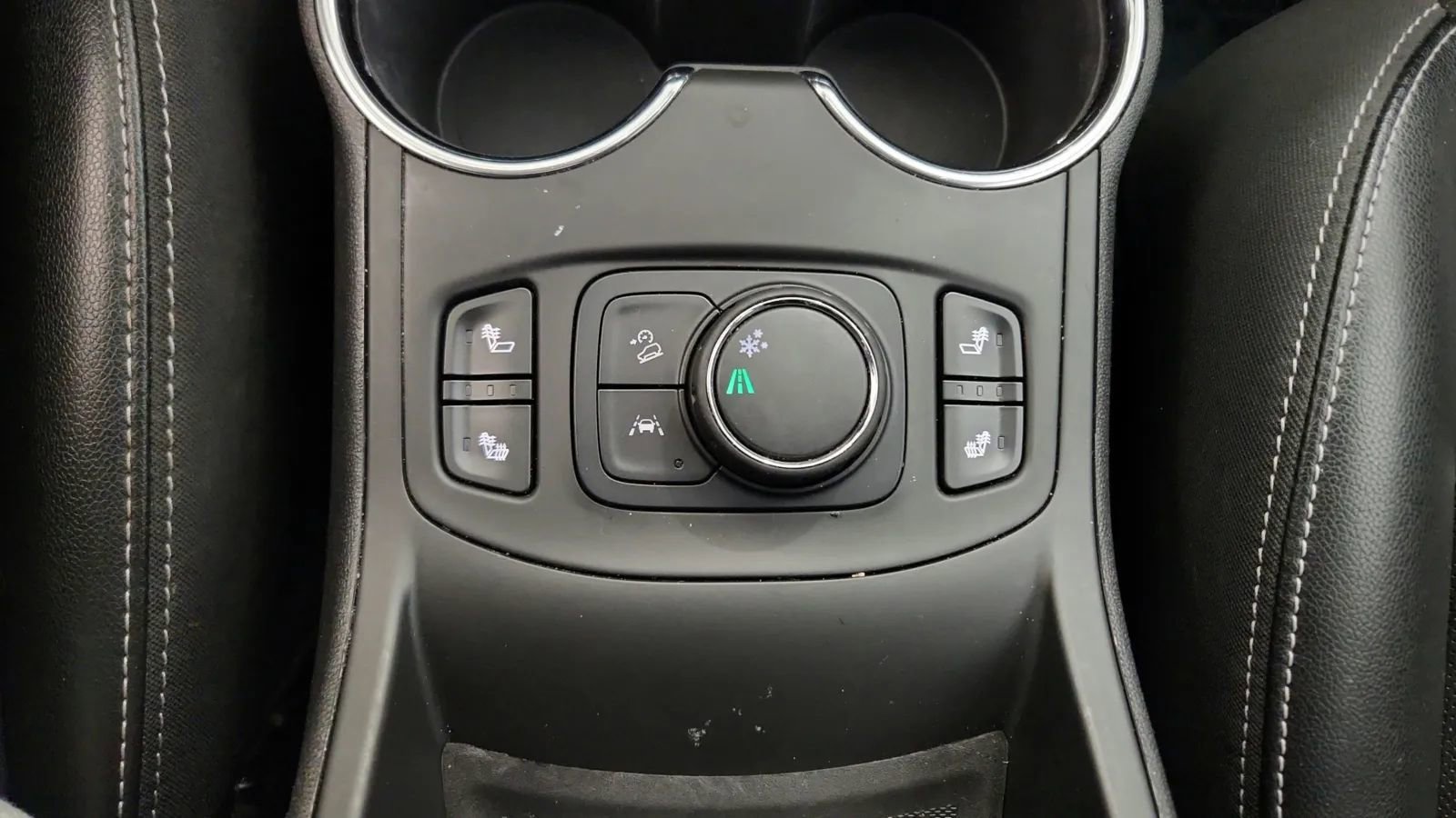 Used 2023 GMC Terrain SLT image 38