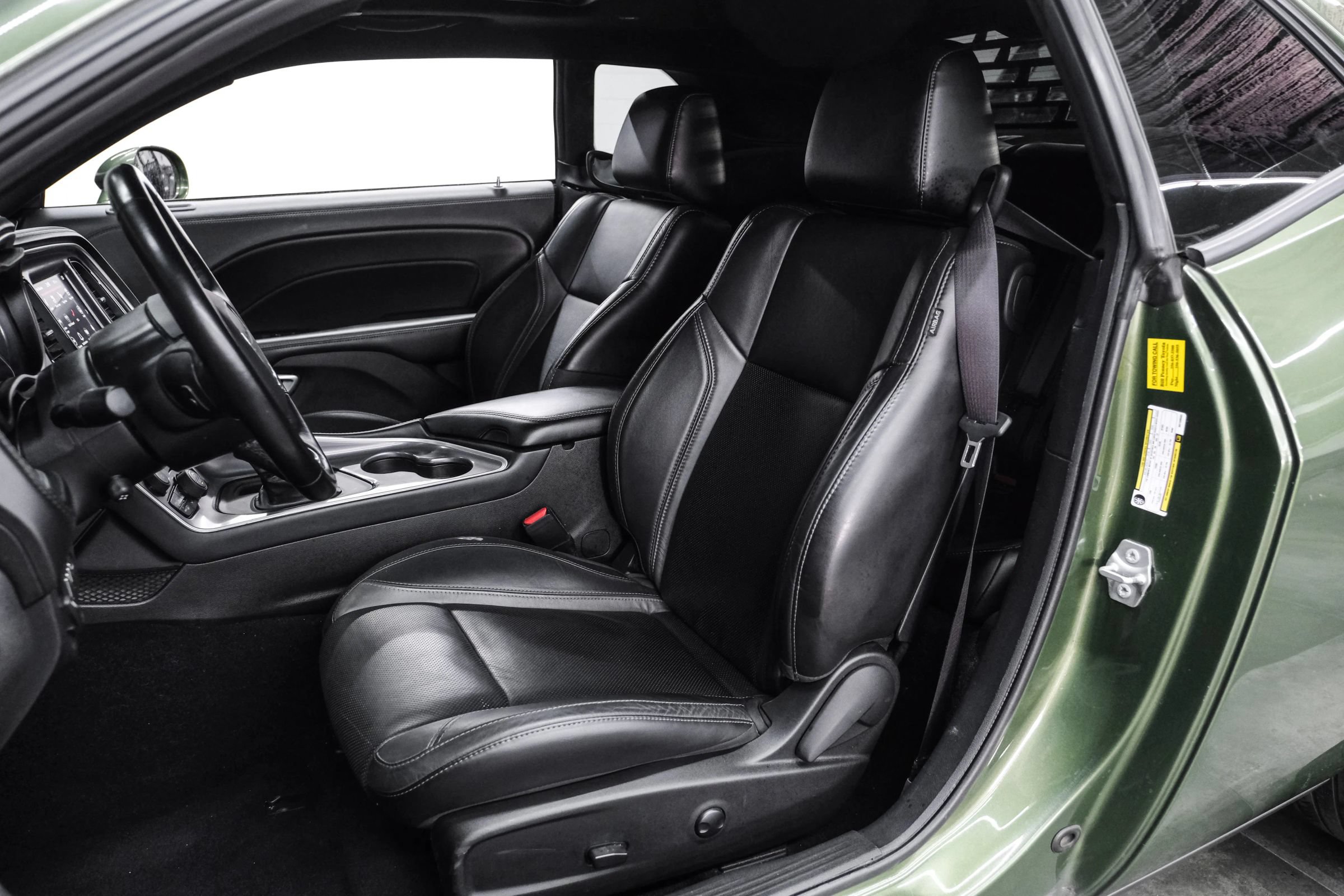 Used 2022 Dodge Challenger SXT w/ Plus Package RWD image 25