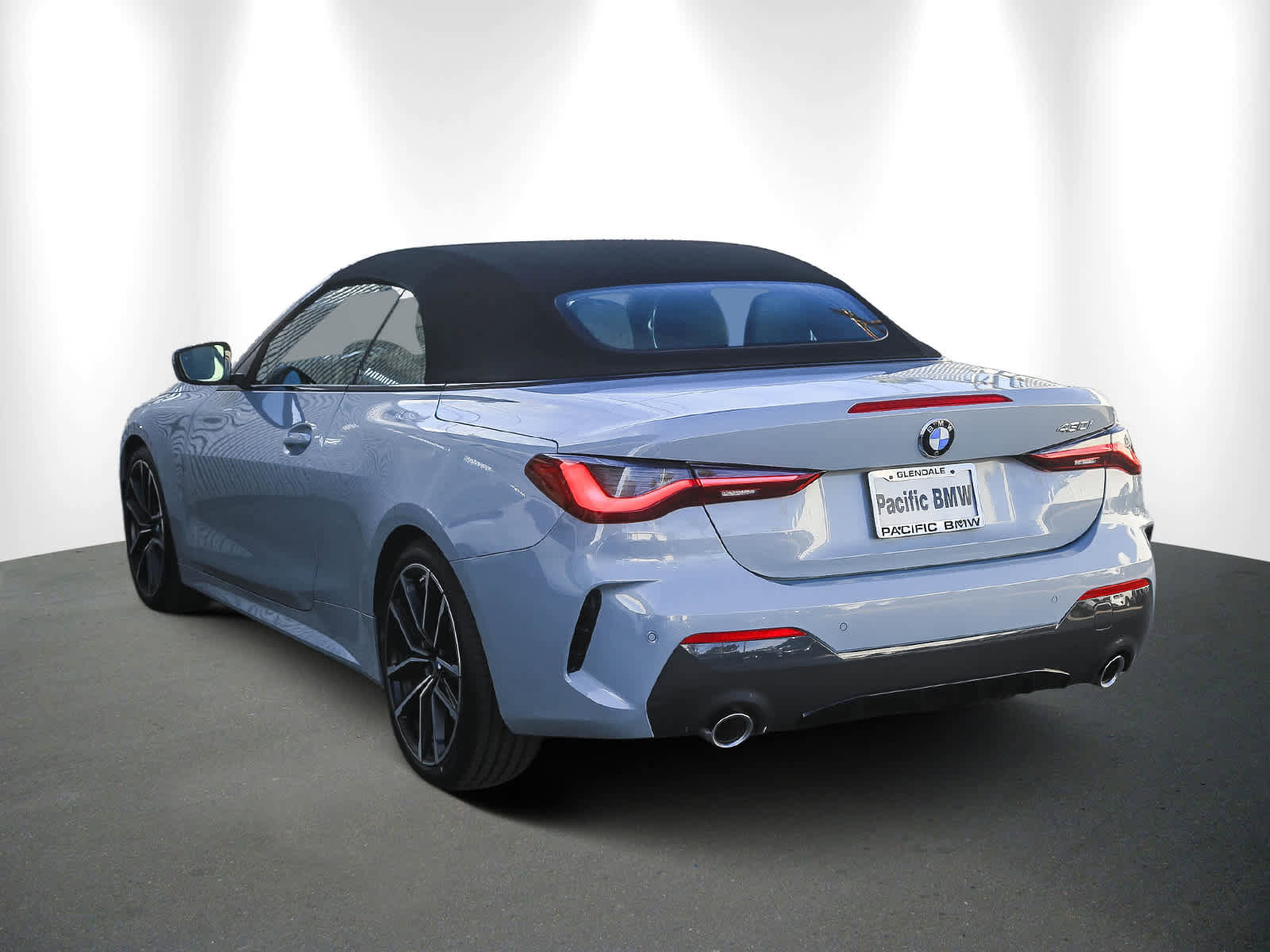 Certified 2023 BMW 430i Convertible w/ M Sport Package image 4