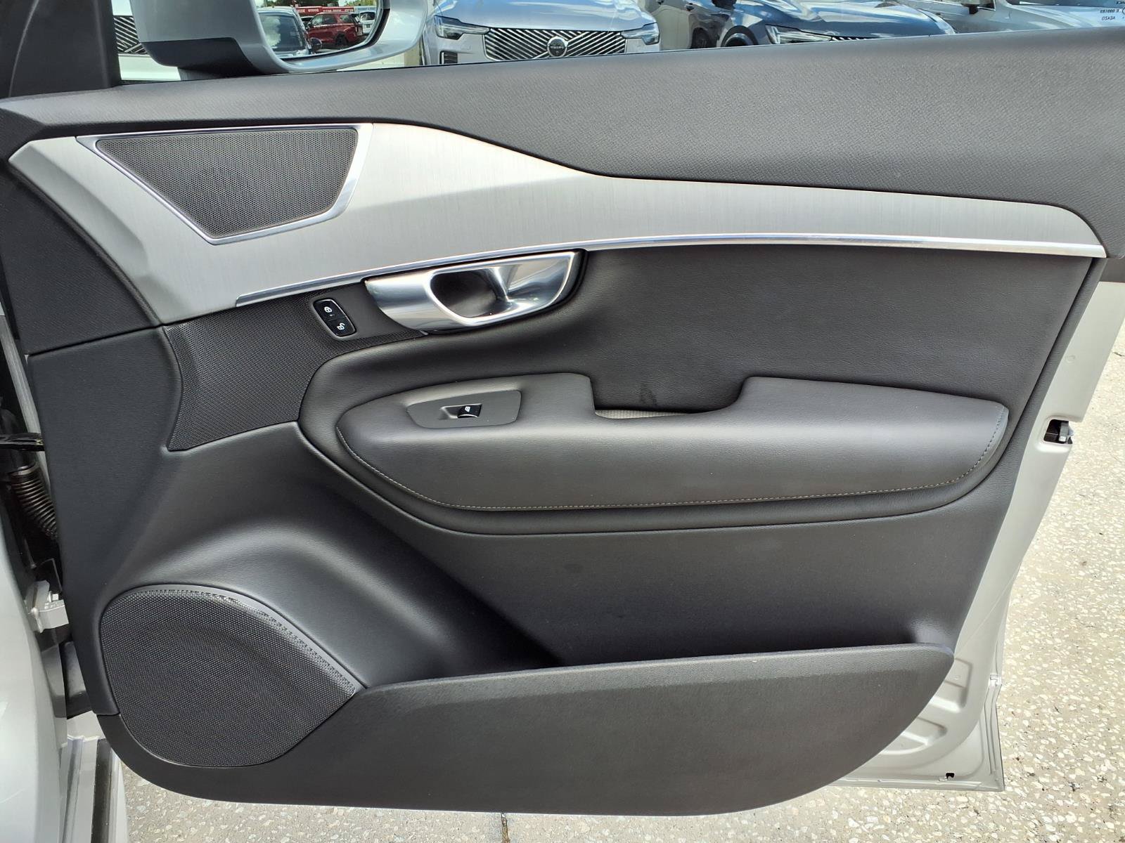 Certified 2025 Volvo XC90 B5 Core AWD/4WD image 13