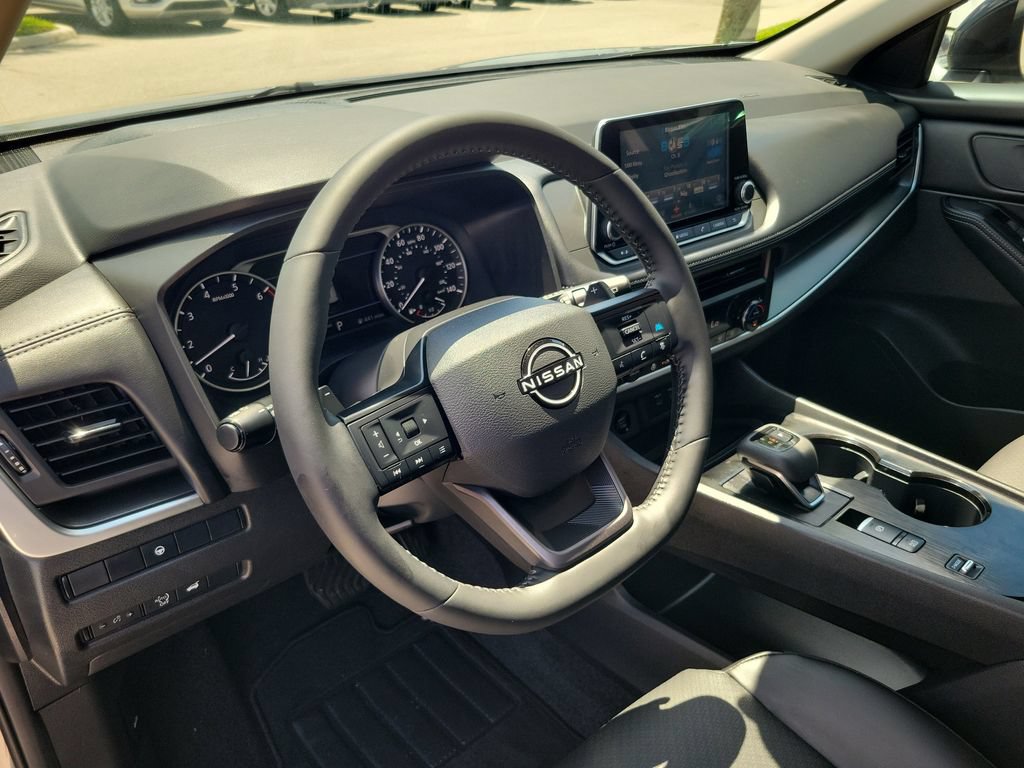 Used 2026 Nissan Rogue Dark Armor FWD image 18
