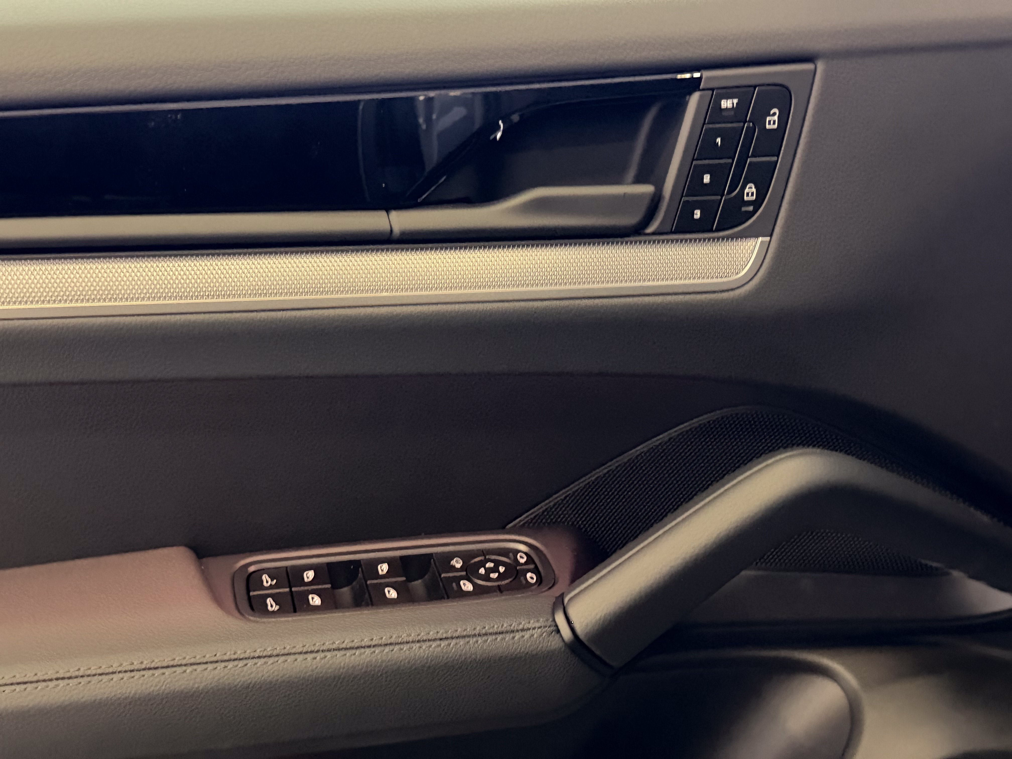 New 2027 Porsche Cayenne S AWD/4WD image 14