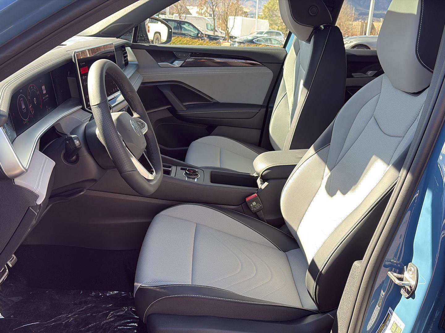 New 2026 Volkswagen Tiguan SE R-Line image 7