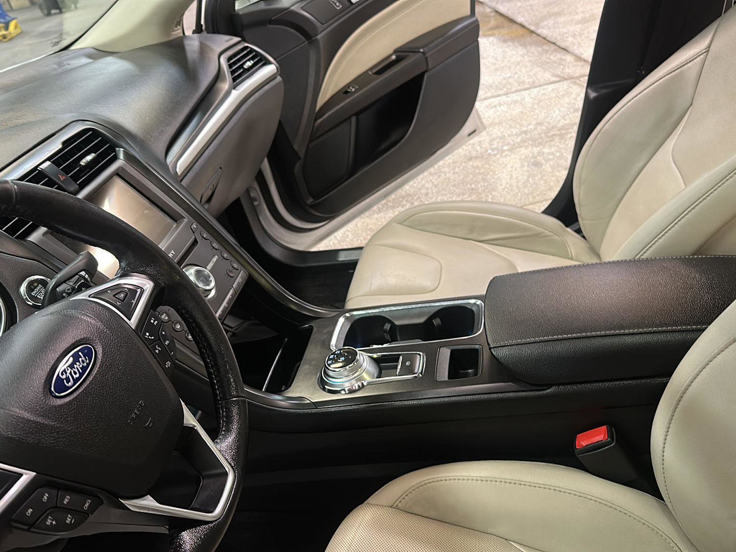 Used 2017 Ford Fusion Titanium image 23
