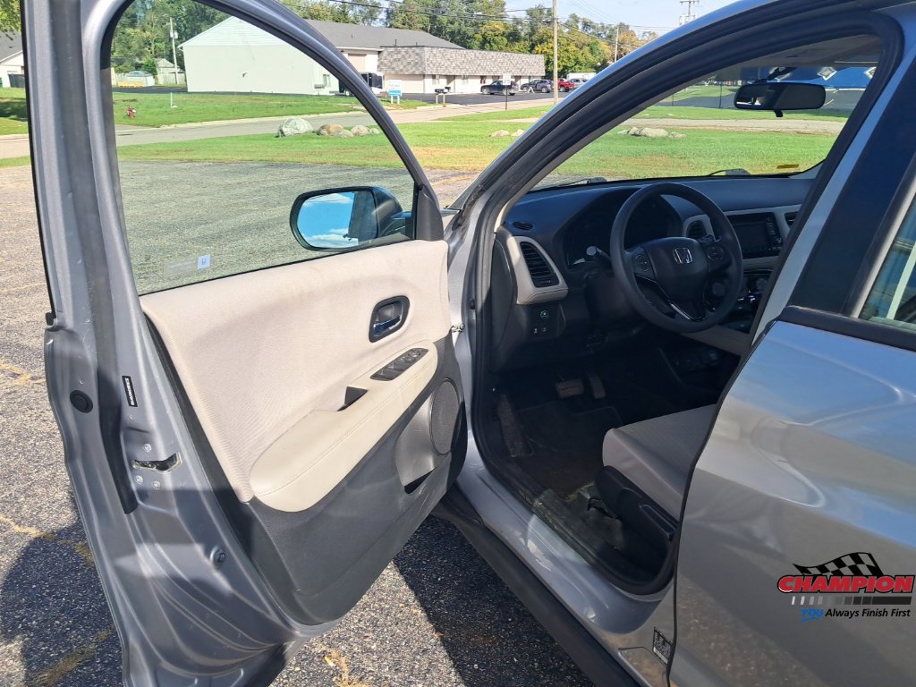 Used 2017 Honda HR-V LX image 15