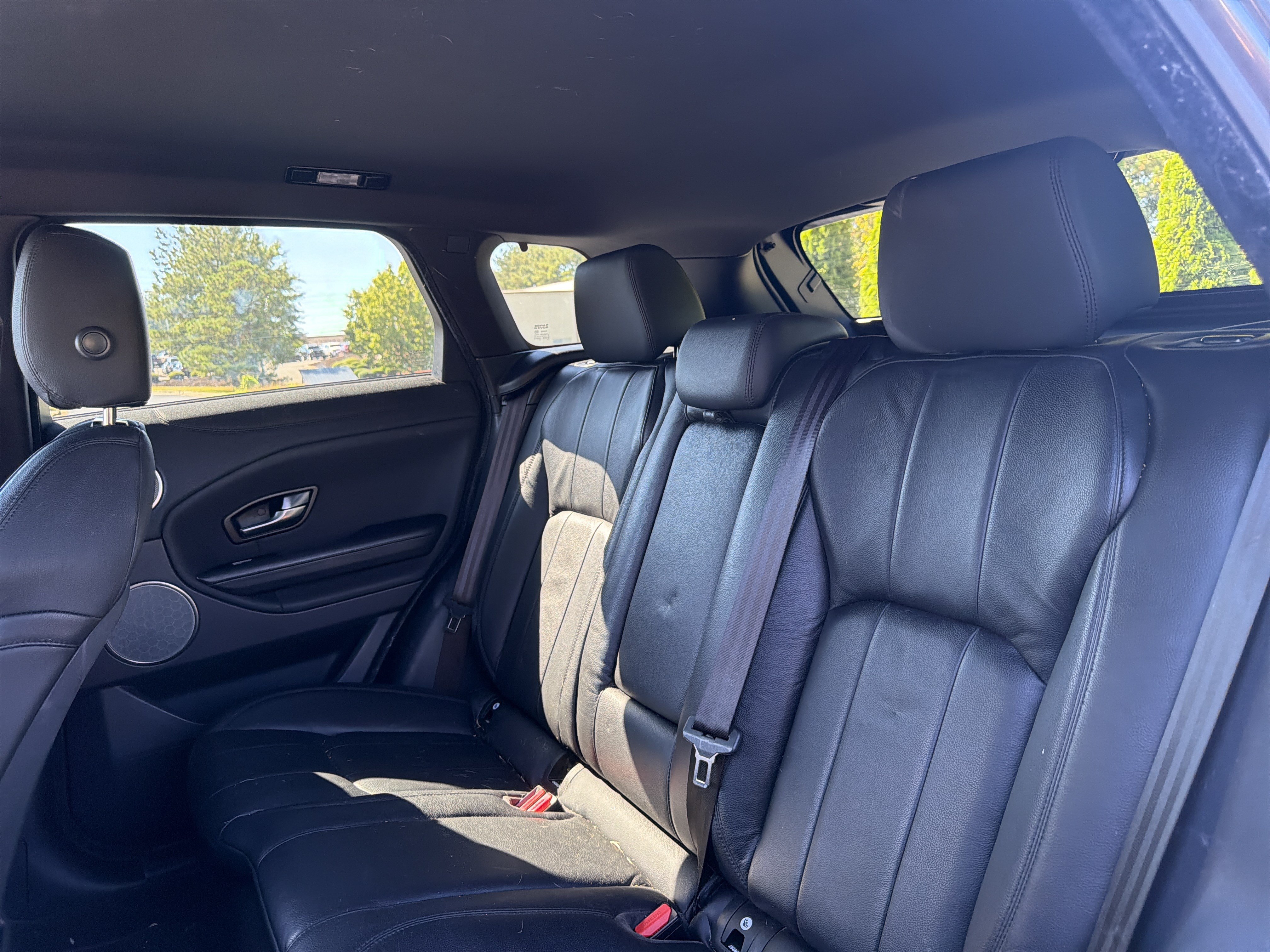 Used 2019 Land Rover Range Rover Evoque SE AWD/4WD image 8