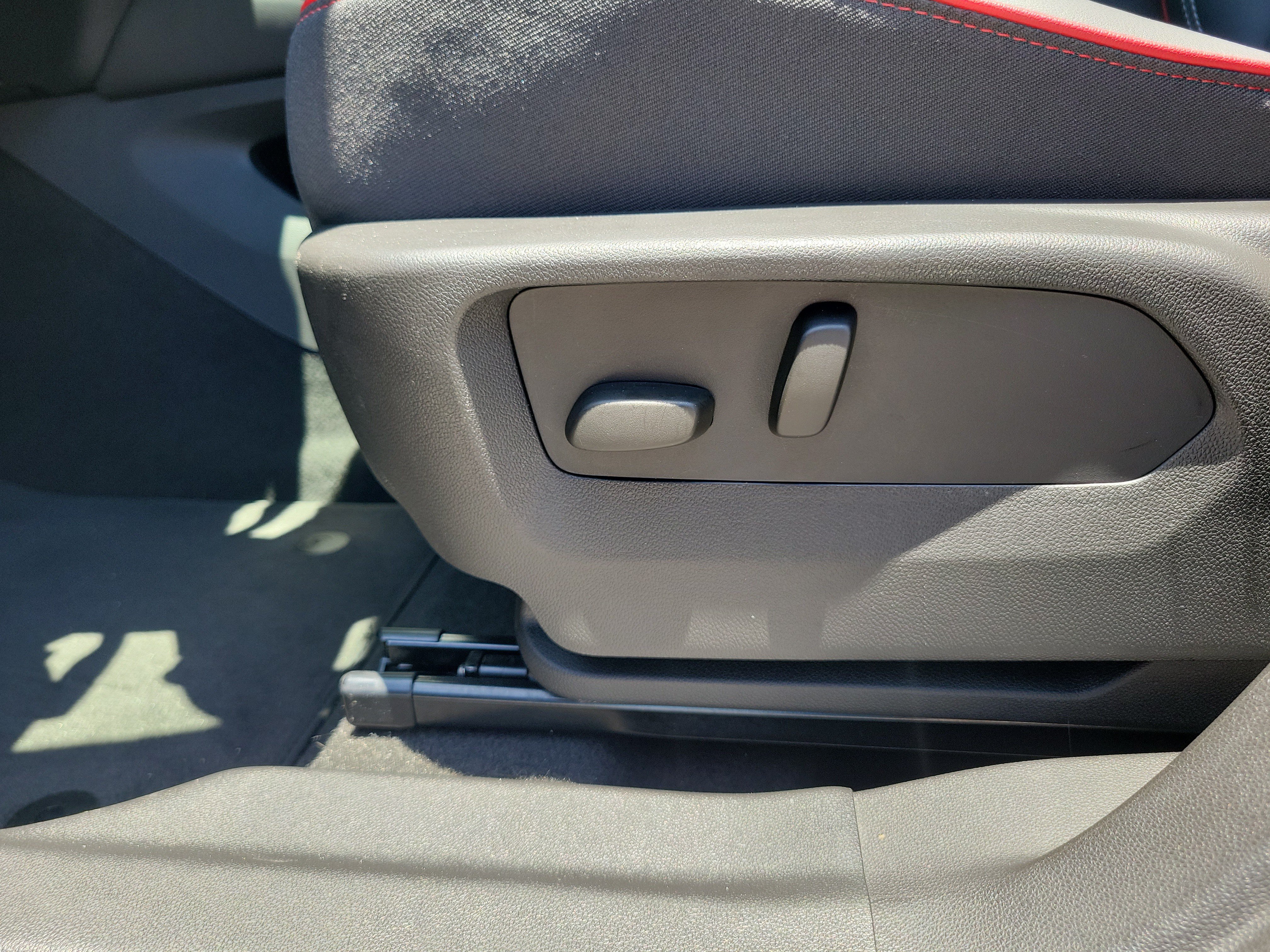 Used 2023 Buick Envision Essence w/ Technology Package I FWD image 20