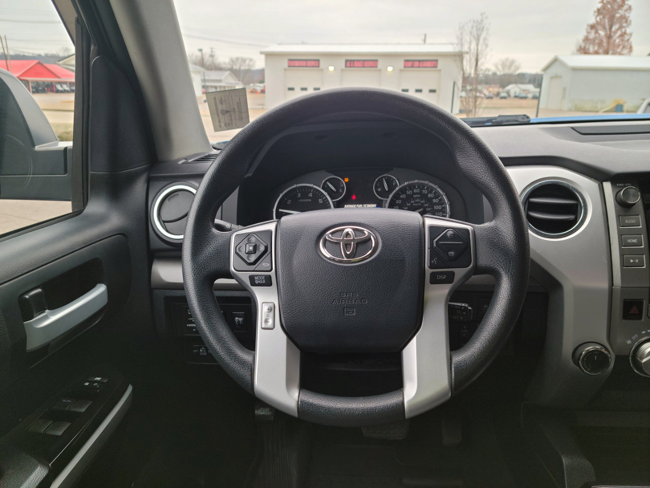 Used 2017 Toyota Tundra SR5 image 9