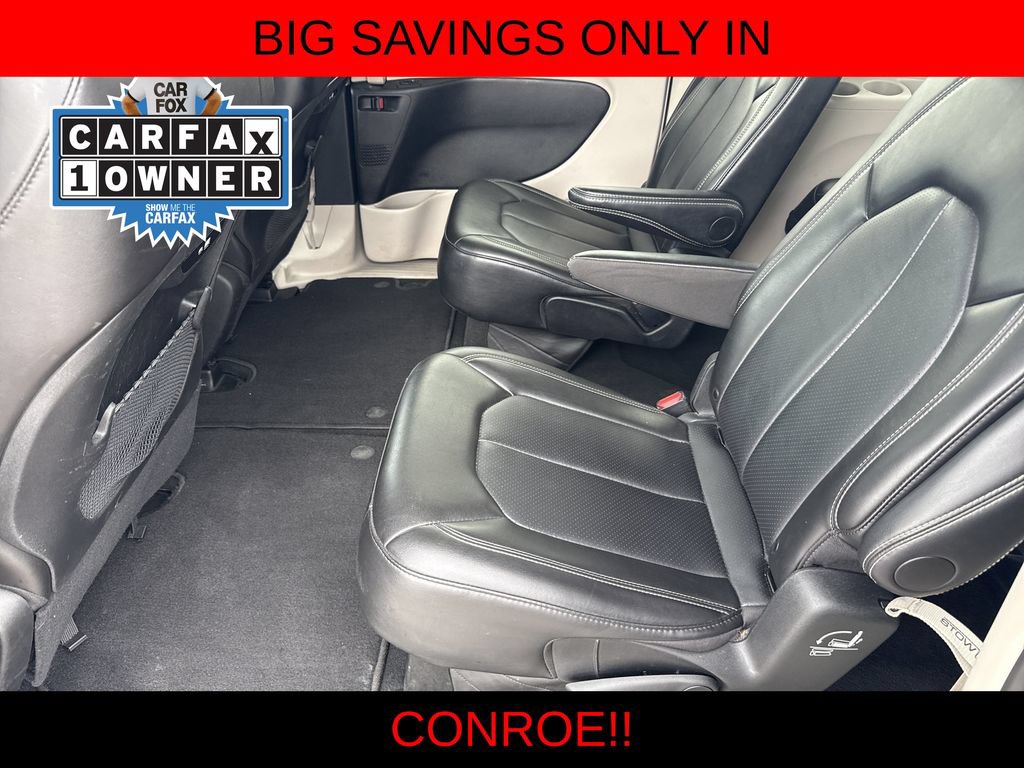 Used 2024 Chrysler Pacifica Touring-L FWD image 24