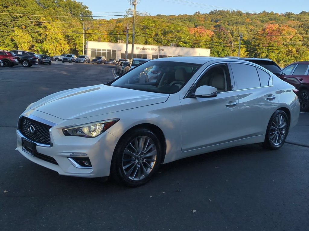 Used 2018 INFINITI Q50 Luxe w/ Essential Package (3.0T Luxe) AWD/4WD image 8