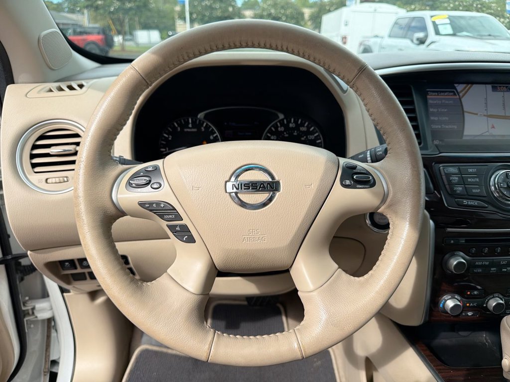 Used 2014 Nissan Pathfinder Platinum w/ Cargo Package FWD image 13