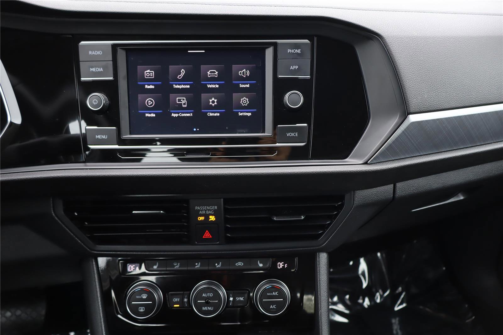 Used 2023 Volkswagen Jetta SE FWD image 19