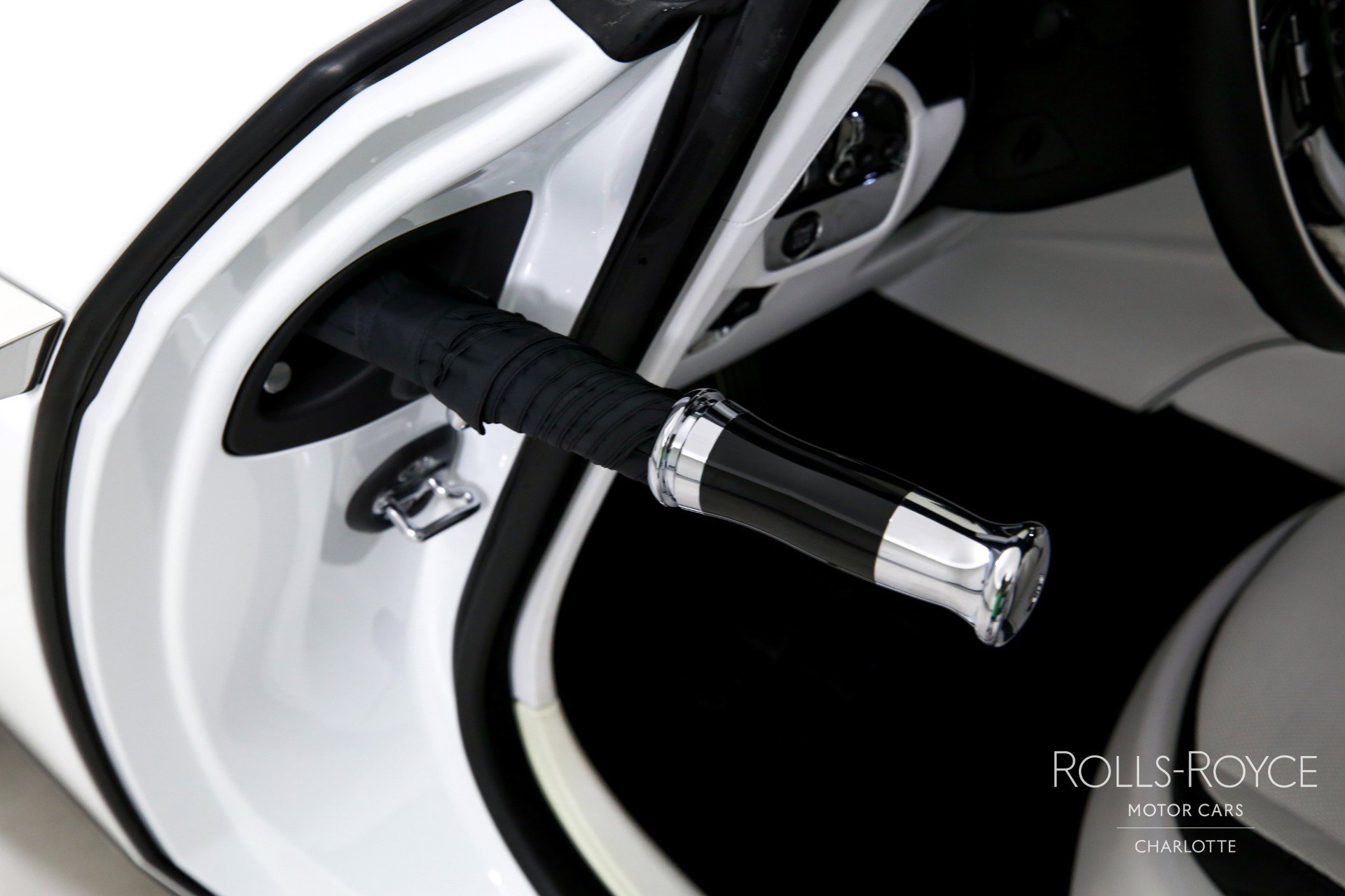 Used 2024 Rolls-Royce Spectre w/ Spectre Launch Package image 17