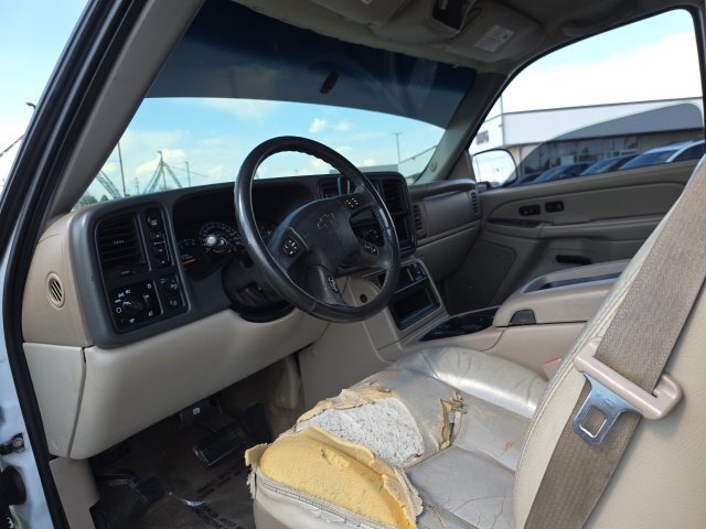 Used 2004 Chevrolet Tahoe Z71 w/ Z71 Preferred Equipment Group AWD/4WD image 17