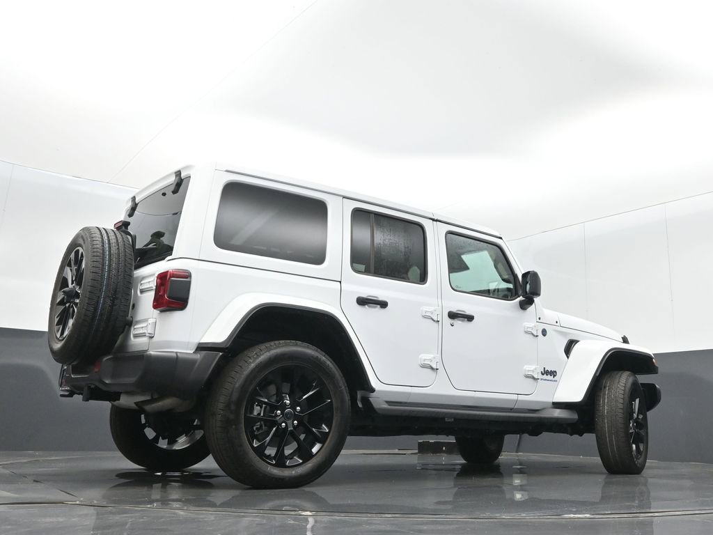 Used 2025 Jeep Wrangler Unlimited Sahara image 33