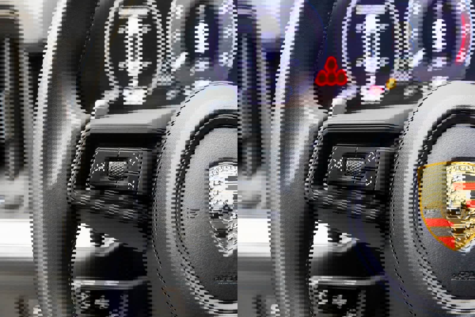 Used 2024 Porsche Cayenne S image 31