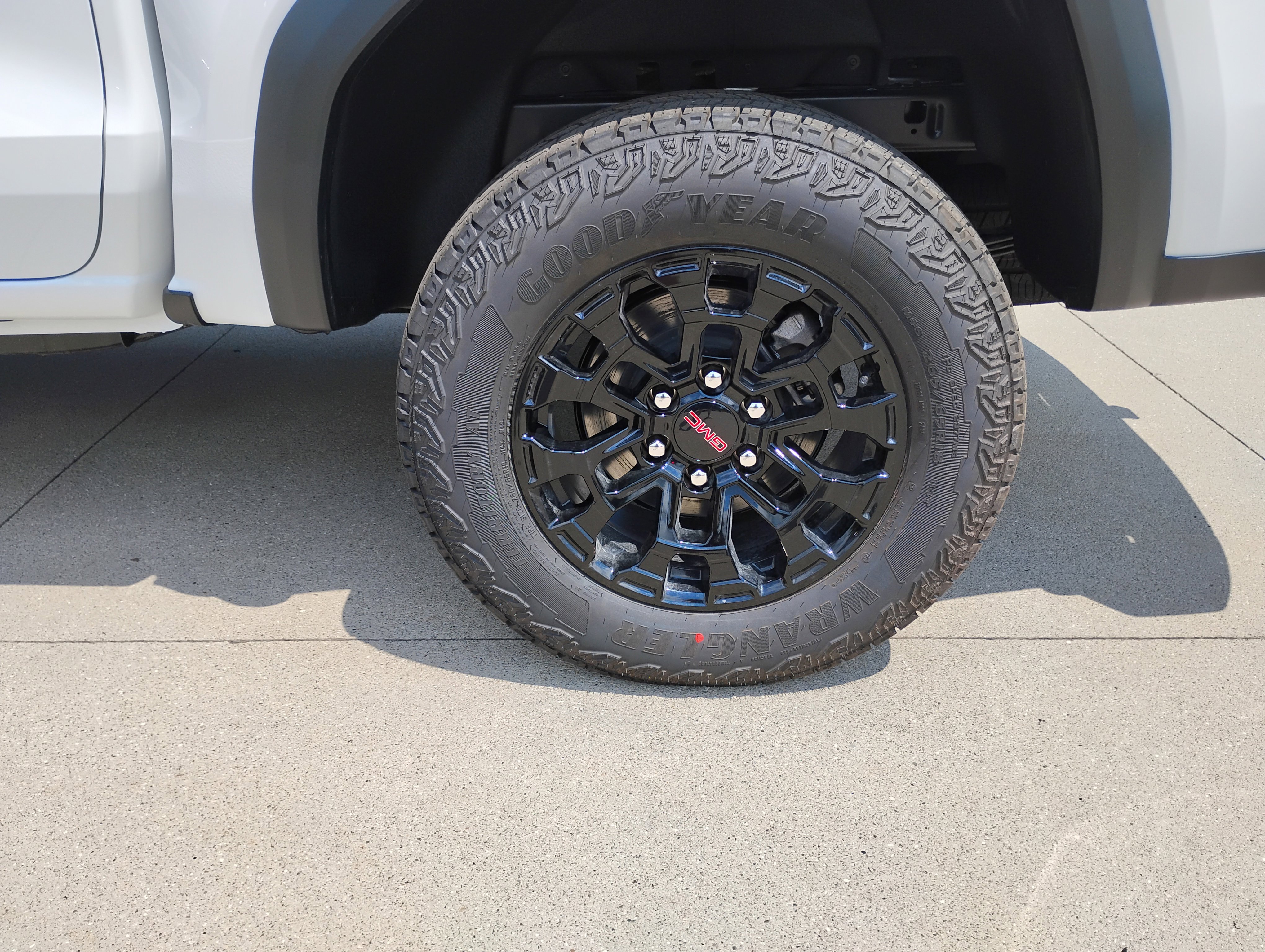 New 2026 GMC Canyon Elevation w/ Convenience Package image 25