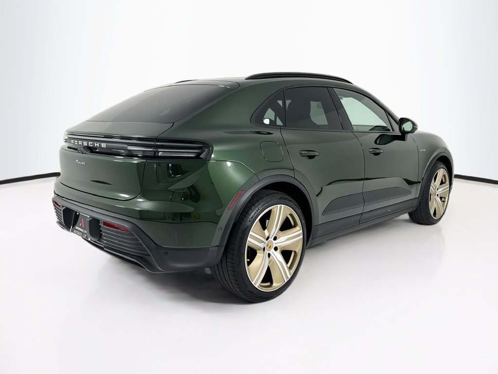 Certified 2025 Porsche Macan Electric RWD image 9