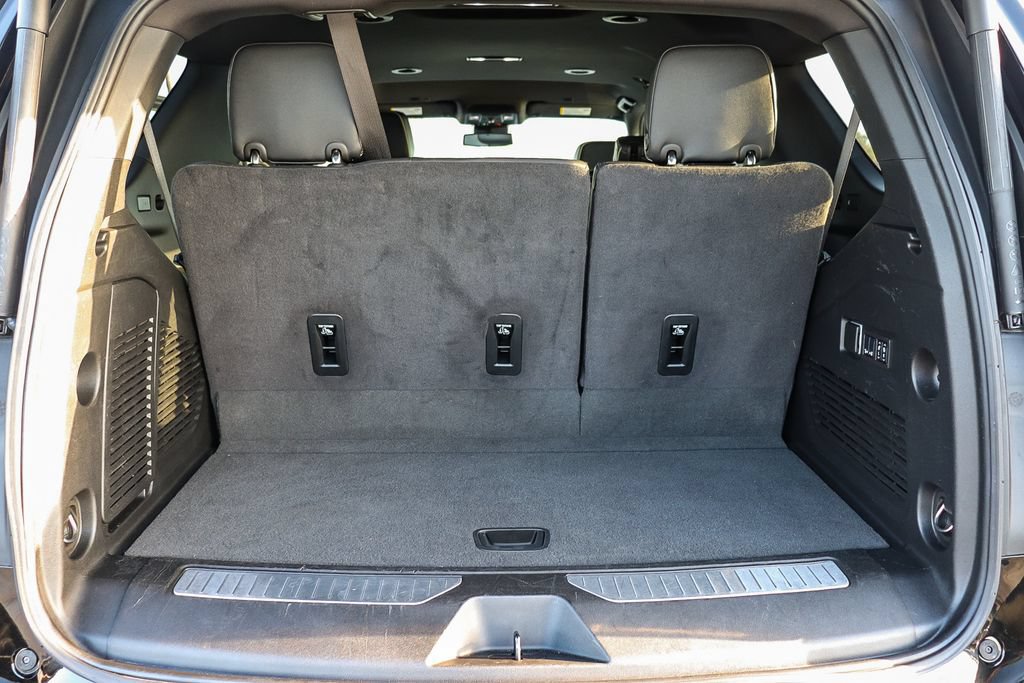 Used 2024 Chevrolet Tahoe Premier AWD/4WD image 28