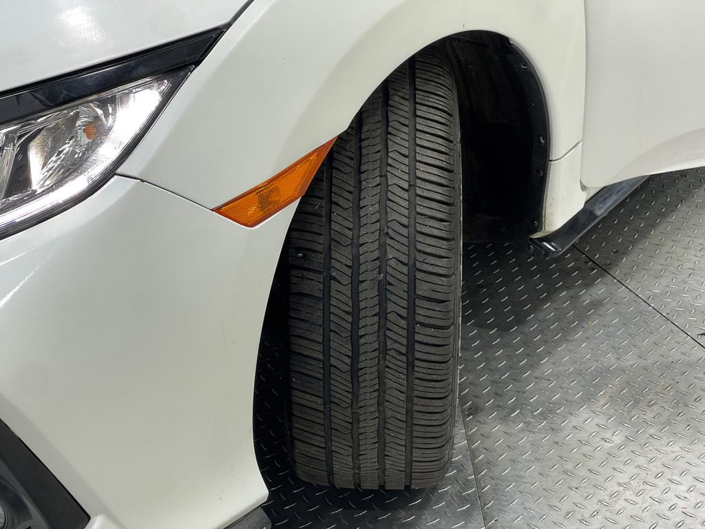 Used 2017 Honda Civic Sport image 32