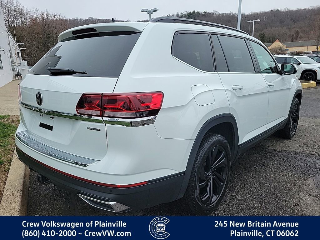 Certified 2023 Volkswagen Atlas SE w/ Black Wheel Package AWD/4WD video 3